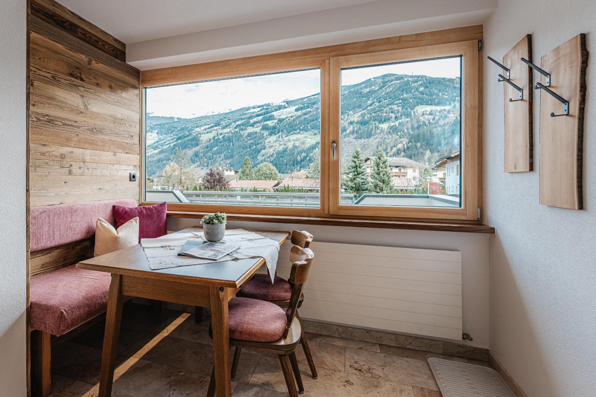 Alpenzeit Zillertal Apartments Zell am Ziller Zimmer foto