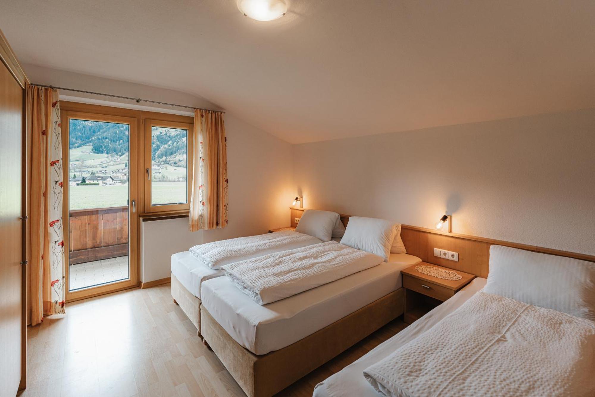 Alpenzeit Zillertal Apartments Zell am Ziller Zimmer foto